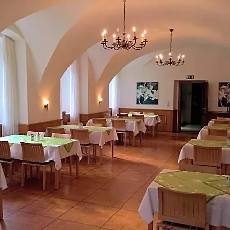 Carea Fuerstenhof Hotel *